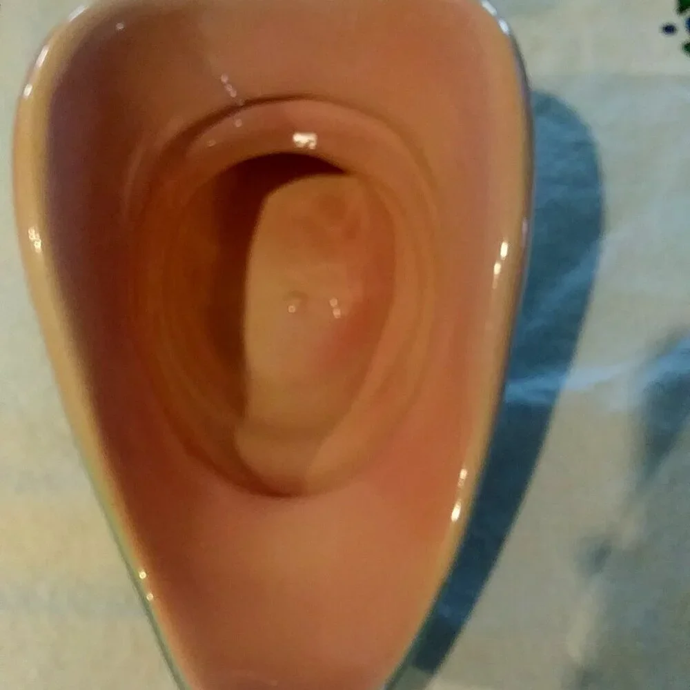 Vintage Regal Hull Pottery cornucopia vase/planter - Picture 2 of 11